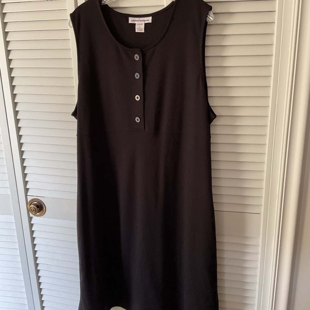 Serengeti Black Sleeveless Dress.  XL.